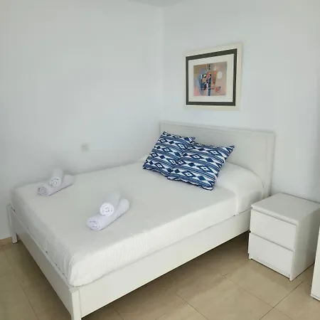 Daire Modern With Sunny Terrace - Steps From The Puerto del Carmen (Lanzarote)